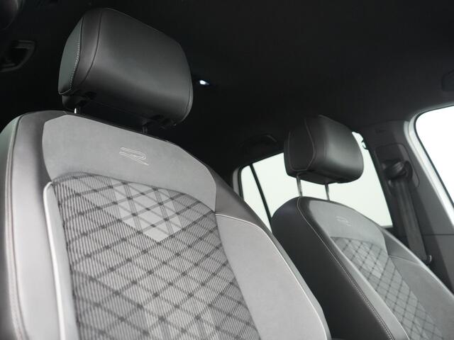 Volkswagen TIGUAN 1.4 TSI eHybrid R-Line PHEV 245pk Dealer O.H | Adaptive Cruise | Head Up | Camera | IQ Light | Sportstoelen Verwarmd | Apple Carplay | Keyless | BLIS | Navigatie | Virtual | DAB | 19"L.M | Plug In Hybrid |