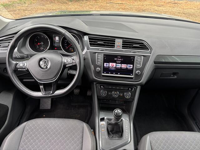 Volkswagen TIGUAN 1.4 TSI Connected Series / NL auto / Camera / Navi / Trekhaak / Allseason Banden /