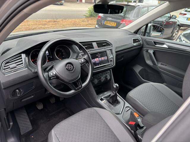 Volkswagen TIGUAN 1.4 TSI Connected Series / NL auto / Camera / Navi / Trekhaak / Allseason Banden /