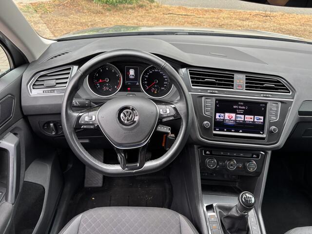 Volkswagen TIGUAN 1.4 TSI Connected Series / NL auto / Camera / Navi / Trekhaak / Allseason Banden /