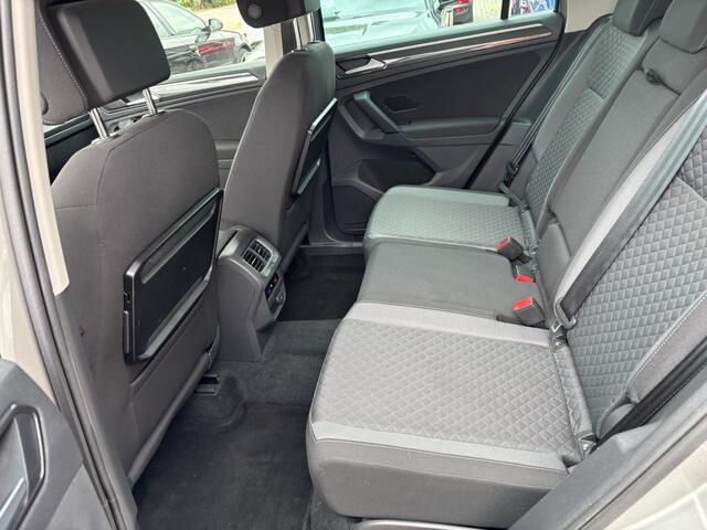 Volkswagen TIGUAN 1.4 TSI Connected Series / NL auto / Camera / Navi / Trekhaak / Allseason Banden /