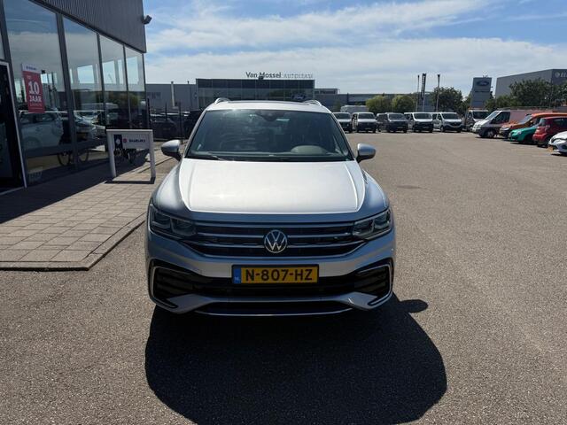 Volkswagen TIGUAN 1.4 TSI eHybrid R-Line Business+ panoramadak|Trekhaak|Supercompleet