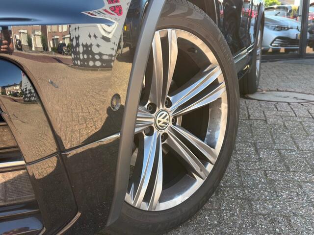 Volkswagen TIGUAN 1.5 TSI ACT HIGHLINE BUSINESS R-LINE / ACC / TREKHAAK / LED
