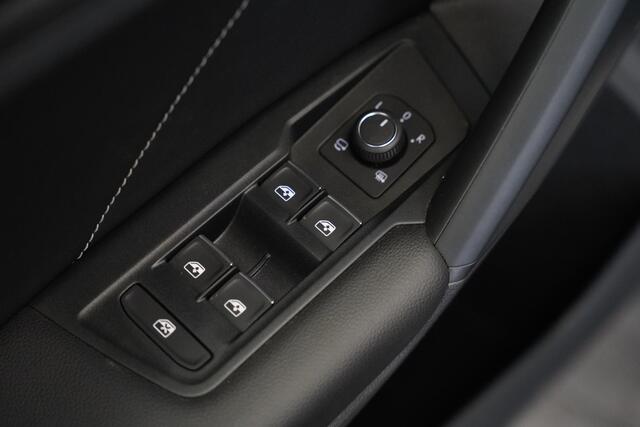 Volkswagen TIGUAN 1.4 TSI eHybrid R-Line Business Panoramadak Leder ACC PDC Memory Stoelen