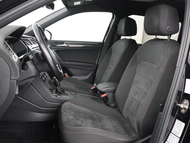 Volkswagen TIGUAN Allspace 1.5 TSI Comfortline Business R-Line 7p. | Adaptive cruise | Virtual Dashboard | Carplay | Sfeerverlichting | Full LED | Climate control | Camera | Park assist | Navigatie |