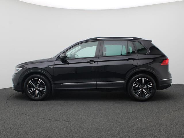Volkswagen TIGUAN 1.5 TSI Life 150PK DSG Trekhaak, Achteruitrijcamera, Stoel-Stuurverwarming, 18" LM Velgen, Navi, Parkeersensoren voor en achter