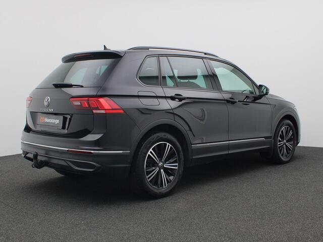Volkswagen TIGUAN 1.5 TSI Life 150PK DSG Trekhaak, Achteruitrijcamera, Stoel-Stuurverwarming, 18" LM Velgen, Navi, Parkeersensoren voor en achter