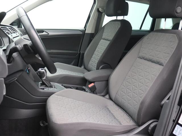 Volkswagen TIGUAN 1.5 TSI Life 150PK DSG Trekhaak, Achteruitrijcamera, Stoel-Stuurverwarming, 18" LM Velgen, Navi, Parkeersensoren voor en achter