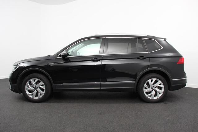 Volkswagen TIGUAN Allspace 1.5 TSI 150pk DSG Life 7p. Navigatie Climate Control Trekhaak afneembaar Elektrische bedienbare achterklep Adaptieve Cruise Control Extra Getint Glas