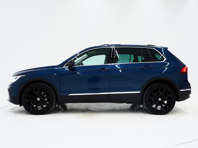 Volkswagen TIGUAN 1.4 TSI eHybrid Elegance | Panoramadak | Trekhaak | Massage | 360 | Sfeerlicht | Dodehoek | Matrix | Carplay