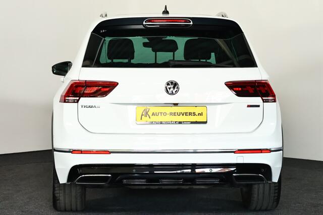 Volkswagen TIGUAN 2.0 TSI 4Motion R-Line Panorama / Opendak / ACC / Navigatie / Lane / Frontassist