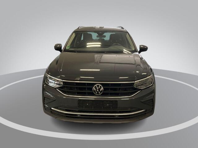 Volkswagen TIGUAN 1.4 TSI 245pk DSG eHybrid Life Business · Apple/Android Car Play · Wegklapbare Trekhaak · Navigatie · P-Sensoren · Stoel-& Stuurverwarming · 17'' Inch ·