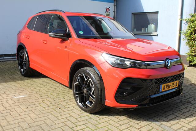 Volkswagen TIGUAN 1.5 eHybrid R-Line Edition | Incl. 12 maanden Garantie | Panorama dak | Elektrisch wegklapbare trekhaak | Massage stoelen | Elektrisch verstelbare stoelen met memory | Head-Up Display | Stoelverwarming/ventilatie | 360° Camera | Harman/Kardon Audiosysteem