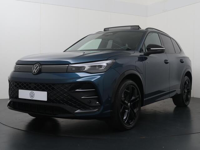 Volkswagen TIGUAN 1.5 eHybrid R-Line Edition | 272 PK | SoH 100% | Trekhaak wegklapbaar | Adaptive Cruise Control | 360 graden camera | Head-up Display | Matrix LED | Massagestoelen |