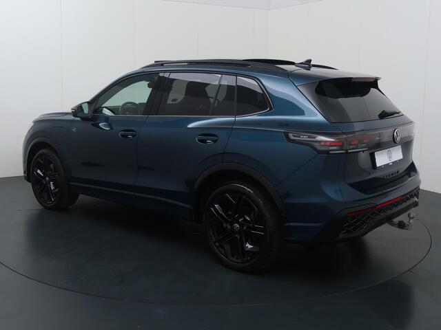 Volkswagen TIGUAN 1.5 eHybrid R-Line Edition | 272 PK | SoH 100% | Trekhaak wegklapbaar | Adaptive Cruise Control | 360 graden camera | Head-up Display | Matrix LED | Massagestoelen |