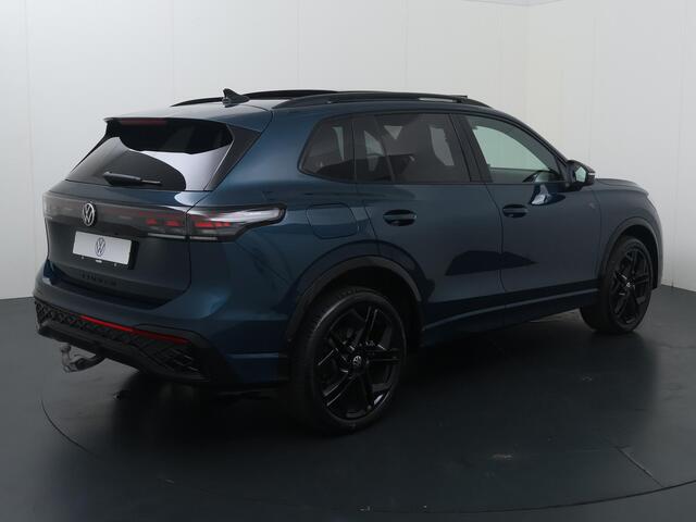 Volkswagen TIGUAN 1.5 eHybrid R-Line Edition | 272 PK | SoH 100% | Trekhaak wegklapbaar | Adaptive Cruise Control | 360 graden camera | Head-up Display | Matrix LED | Massagestoelen |