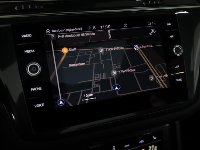 Volkswagen TIGUAN 1.5 TSI R-Line Business 150 pk Automaat (DSG) | Navigatie | Panoramadak | Parkeersensoren (Park assist) | Achteruitrijcamera | Head-up display | R-Line |