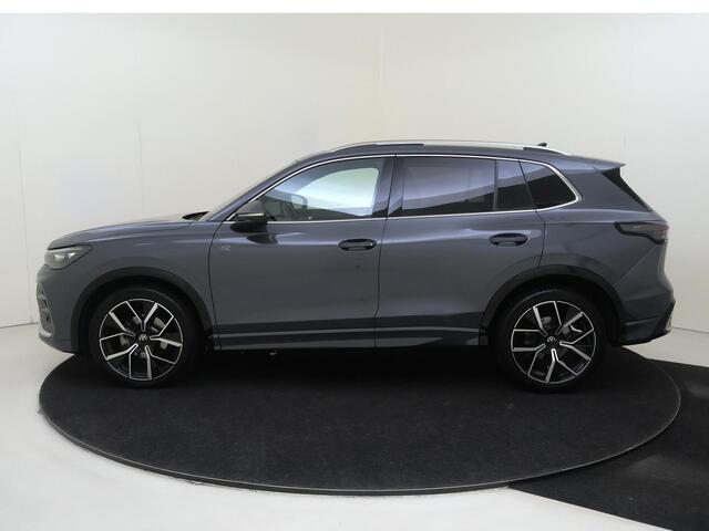 Volkswagen TIGUAN 1.5 eTSI R-Line Business | Panoramadak | Head-up display | 360 camera | Harman/Kardon | Keyless | Stoel- en stuurwielverwarming | Dodehoekdetectie | Navigatie |