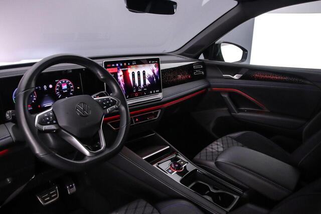 Volkswagen TIGUAN R-Line Business 1.5 TSI eHybrid 272pk DSG Automaat Trekhaak, Black Style, Adaptive cruise control, Navigatie, Achteruitrijcamera, LED koplampen