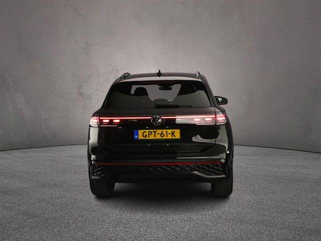 Volkswagen TIGUAN R-Line Business 1.5 TSI eHybrid 272pk DSG Automaat Trekhaak, Black Style, Adaptive cruise control, Navigatie, Achteruitrijcamera, LED koplampen