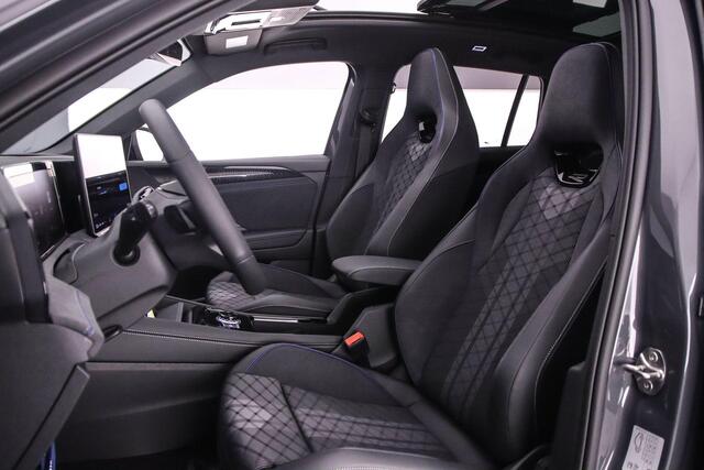 Volkswagen TIGUAN R-Line Edition 1.5 TSI eHybrid 272pk DSG Automaat Trekhaak, Black style, Panoramadak, 360 camera, Head up display, Achteruitrijcamera, Adaptive cruise control