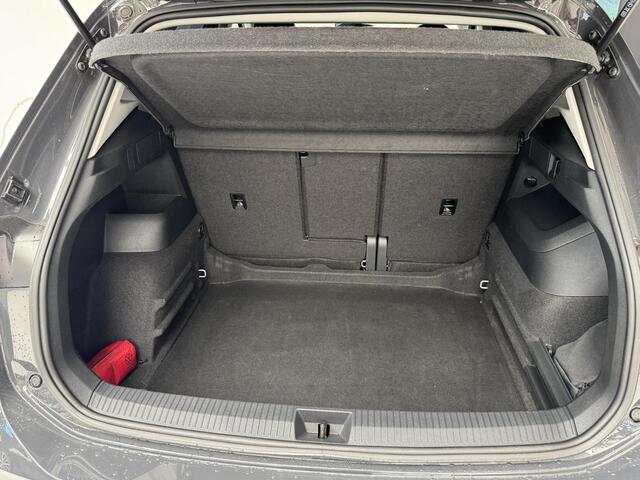 Volkswagen TIGUAN 1.5 eTSI | Navigatie | Camera | Stoelverwarming | Climate Control |