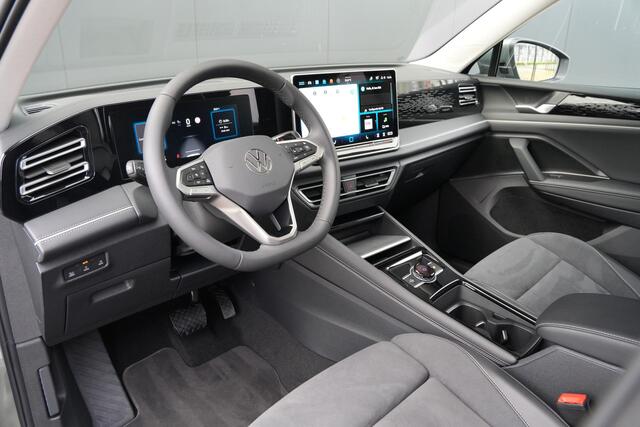 Volkswagen TIGUAN 1.5 eHybrid Elegance - Trekhaak - Pano - IQ Matrix - Stoel/Stuuverwarming - HUD - Keyless - Rijklaar