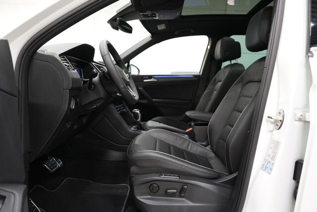Volkswagen TIGUAN 1.5 TSI R-Line * Pano - Leder - Memory - IQ Light - Camera - Keyless - ACC - Blind Spot - Sfeer *
