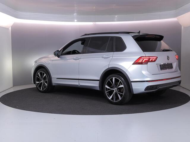 Volkswagen TIGUAN 1.4 TSI eHybrid R-Line Business 245 pk Automaat (DSG) | Navigatie | Panoramadak | Trekhaak (wegklapbaar) | Parkeersensoren (Park assist) | Achteruitrijcamera | Lederen bekleding | Elektr. voorstoelen met geheugen | R-Line |