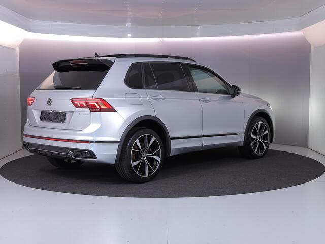 Volkswagen TIGUAN 1.4 TSI eHybrid R-Line Business 245 pk Automaat (DSG) | Navigatie | Panoramadak | Trekhaak (wegklapbaar) | Parkeersensoren (Park assist) | Achteruitrijcamera | Lederen bekleding | Elektr. voorstoelen met geheugen | R-Line |
