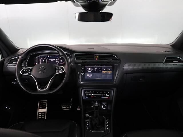 Volkswagen TIGUAN 1.4 TSI eHybrid R-Line Business 245 pk Automaat (DSG) | Navigatie | Panoramadak | Trekhaak (wegklapbaar) | Parkeersensoren (Park assist) | Achteruitrijcamera | Lederen bekleding | Elektr. voorstoelen met geheugen | R-Line |