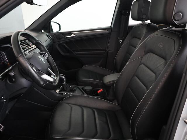 Volkswagen TIGUAN 1.4 TSI eHybrid R-Line Business 245 pk Automaat (DSG) | Navigatie | Panoramadak | Trekhaak (wegklapbaar) | Parkeersensoren (Park assist) | Achteruitrijcamera | Lederen bekleding | Elektr. voorstoelen met geheugen | R-Line |