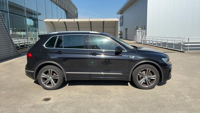 Volkswagen TIGUAN 2.0 TSI 4Motion Highline | Panoramadak | Binnenkort beschikbaar |