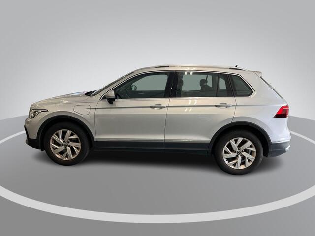Volkswagen TIGUAN 1.4 TSI 245pk DSG eHybrid Elegance · 360 Camera · Wegklapbare Trekhaak · Apple/Android Car Play · Dodehoek Detectie · 18'' Inch ·