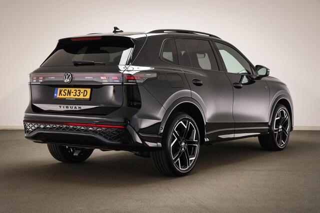 Volkswagen TIGUAN 1.5 eHybrid R-Line Edition | PANORAMADAK | HEAD UP | IQ LIGHT | TREKHAAK | 360 CAMERA | 20"