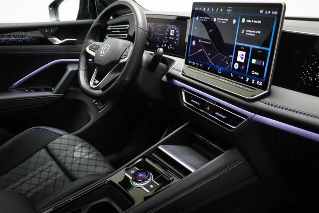 Volkswagen TIGUAN 1.5 eHybrid R-Line Edition | PANORAMADAK | HEAD UP | IQ LIGHT | TREKHAAK | 360 CAMERA | 20"