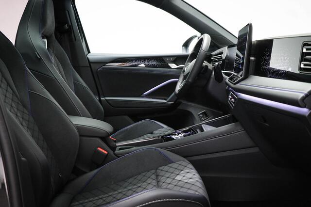 Volkswagen TIGUAN 1.5 eHybrid R-Line Edition | PANORAMADAK | HEAD UP | IQ LIGHT | TREKHAAK | 360 CAMERA | 20"