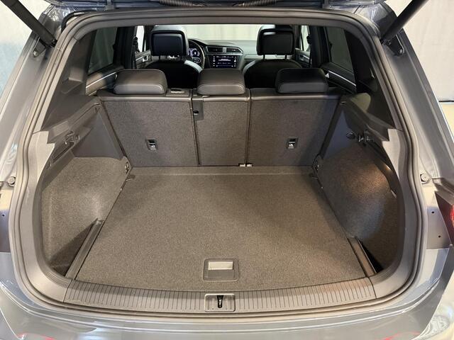 Volkswagen TIGUAN 2.0 TSI 4Motion R-Line Black Style 20"/VOL Leder + memory/Harman Kardon/Panoramadak/360 camera/Elektrische klep/Stuur + stoelverwarming v+a