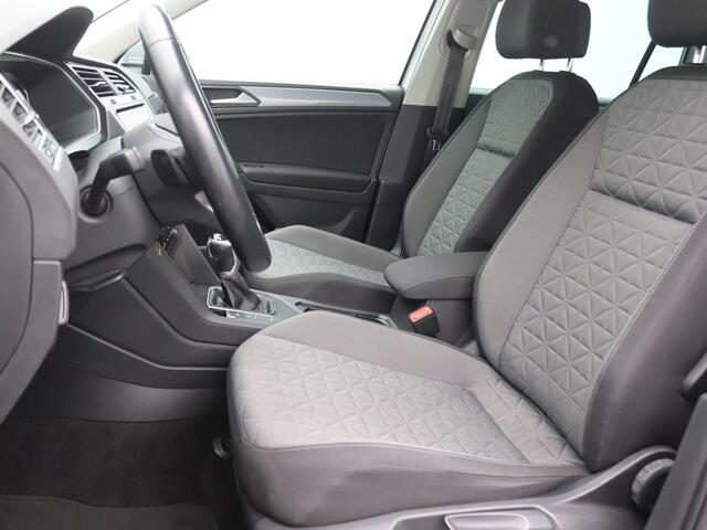 Volkswagen TIGUAN 1.4 TSI eHybrid Life 245PK DSG SOH 90%, Achteruitrijcamera, Side Assist, Digital Cockpit, Adaptieve Cruise Controle, PDC Voor en Achter,Navi via Apple Carplay/Android Auto,