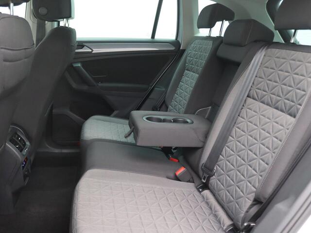Volkswagen TIGUAN 1.4 TSI eHybrid Life 245PK DSG SOH 90%, Achteruitrijcamera, Side Assist, Digital Cockpit, Adaptieve Cruise Controle, PDC Voor en Achter,Navi via Apple Carplay/Android Auto,