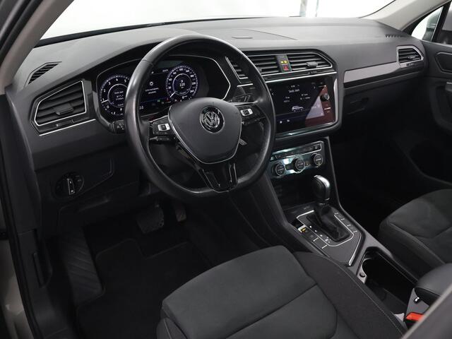 Volkswagen TIGUAN 1.4 TSI ACT Highline R-Line | Sportstoelen | Virtual Cockpit | Navigatie | Camera | Trekhaak | DAB | Apple CarPlay/Android Auto | Panoramadak | Stoelverwarming | Adaptieve Cruise Control |