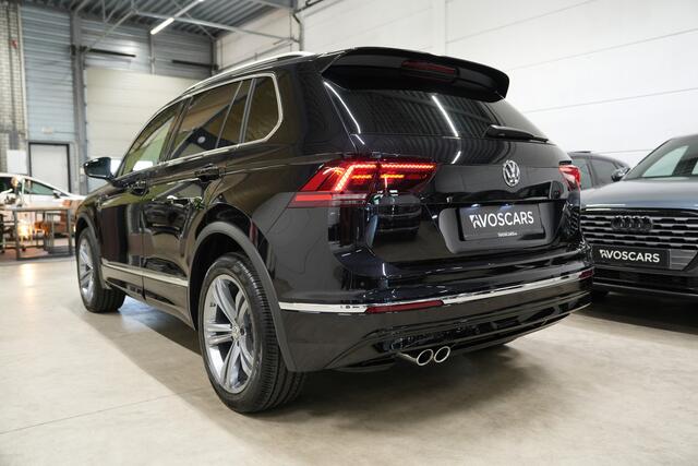 Volkswagen TIGUAN 2.0 TSI 4Motion 3x R-Line * Pano - Trekhaak - Virtual - 360° Cam - Keyless - Head Up - ACC - Blind Spot *