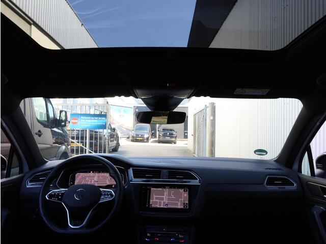 Volkswagen TIGUAN 1.4 TSI eHybrid 2x R-Line 245PK | Panodak | Leer | 360° | Memory | Keyless | Black Style | 20"Inch | DCC |