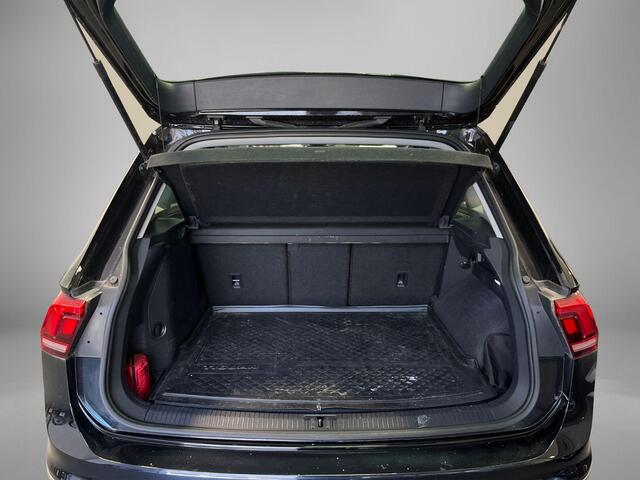 Volkswagen TIGUAN 1.4 TSI eHybrid 245pk DSG Life Business · Camera · Inklap. Trekhaak · Stuur- & Stoelverwarming · Parkeerassistent · Apple/Android Car Play ·