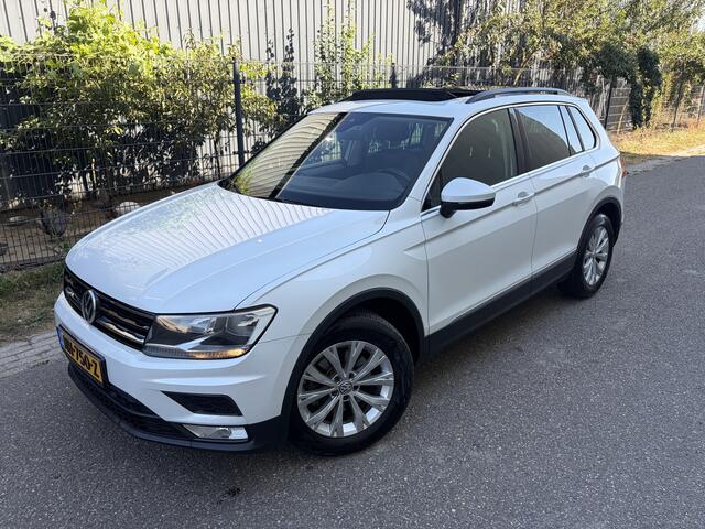 Volkswagen TIGUAN 1.4 TSI Comfortline / NAVI / CRUISE / PANORAMADAK / 155dkm! NAP!