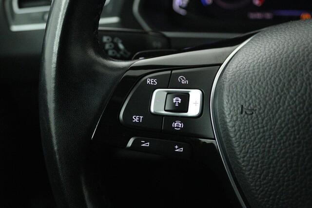 Volkswagen TIGUAN 1.5 TSI ACT Highline (PANORAMADAK, DIGITALE COCKPIT, ACHTERUITRIJCAMERA, STOELVERWARMING,