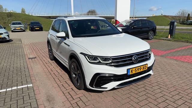 Volkswagen TIGUAN 1.5 TSI R-Line | Camera | Winterpakket | Elec achterklep | Multimedia |