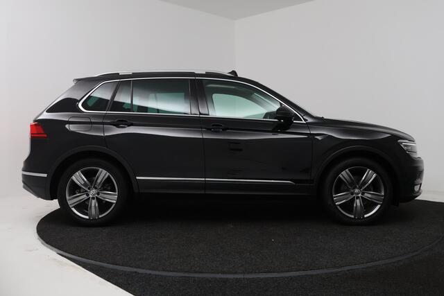 Volkswagen TIGUAN 1.4 TSI ACT Highline (PANORAMADAK, CAMERA, DIGITALE COCKPIT, TREKHAAK WEGKLAPBAAR, MASSAGE STOELEN)