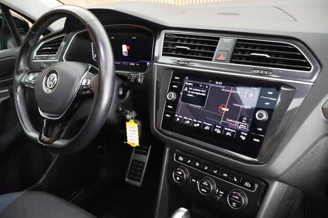 Volkswagen TIGUAN 1.5 TSI 150pk DSG Highline Business R Trekhaak Panoramadak Camera Stoelverwarming Navigatie