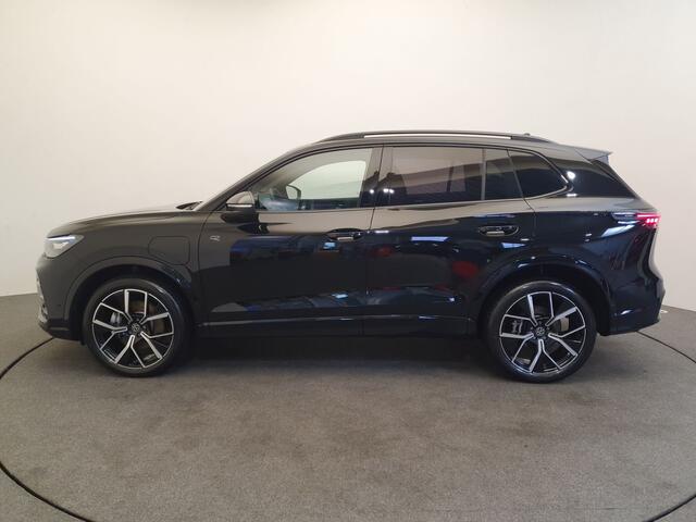 Volkswagen TIGUAN 1.5 eHybrid 272pk DSG/AUT R-Line Wegklapbare trekhaak, Harman/Kardon, Winterpakket, HUD
